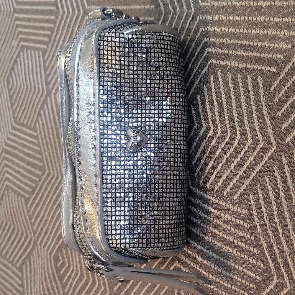 Y2K Juicy Couture Silver Chain Clutch with Heart Detail - Picture 2 of 7